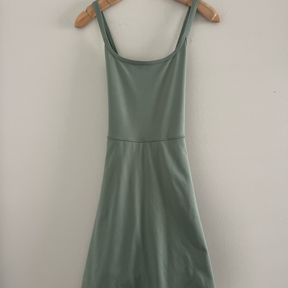 Green Workout Dress w/ shorts & pockets super soft excellent condition Sz XS - Picture 1 of 6